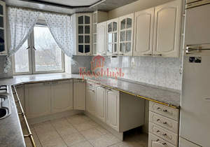 4-к квартира, вторичка, 141м2, 3/9 этаж