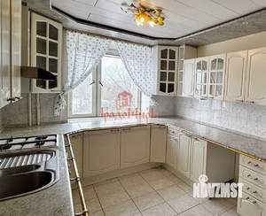 4-к квартира, вторичка, 141м2, 3/9 этаж