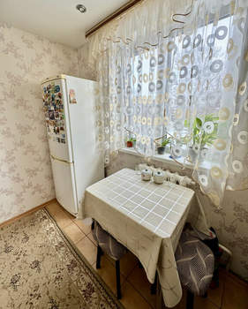 4-к квартира, вторичка, 60м2, 5/5 этаж