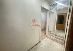 4-к квартира, вторичка, 78м2, 1/9 этаж