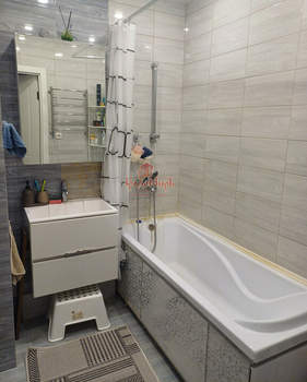 2-к квартира, вторичка, 72м2, 1/9 этаж