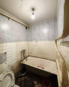 2-к квартира, вторичка, 42м2, 1/5 этаж