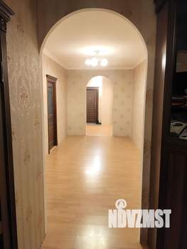 4-к квартира, вторичка, 129м2, 2/9 этаж