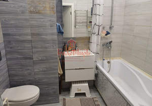 2-к квартира, вторичка, 72м2, 1/9 этаж