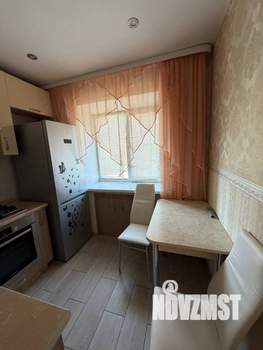 2-к квартира, вторичка, 42м2, 1/4 этаж