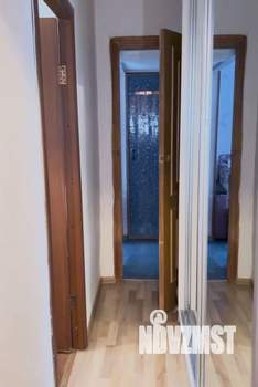 2-к квартира, вторичка, 43м2, 1/4 этаж