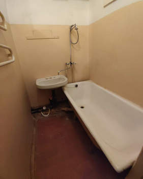 2-к квартира, вторичка, 40м2, 1/5 этаж